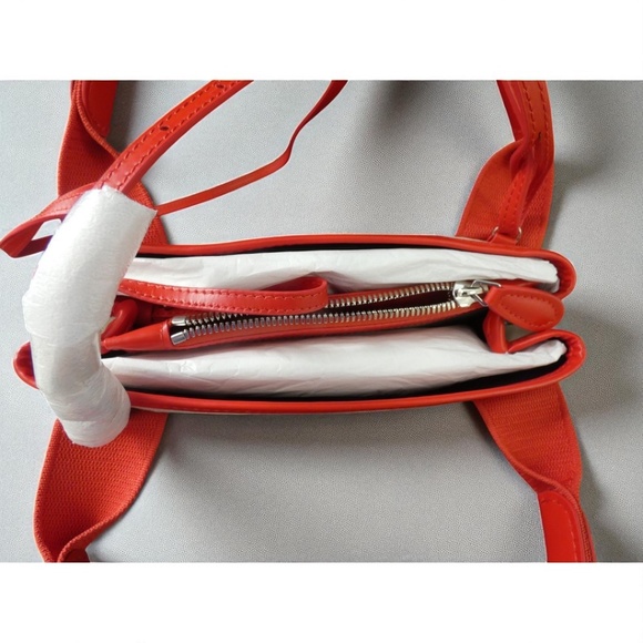 Balecianga Tote Canvas - Picture 4 of 5